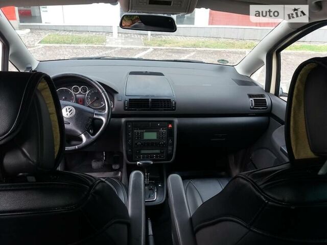 Бежевый Фольксваген Шаран, объемом двигателя 1.9 л и пробегом 343 тыс. км за 3500 $, фото 10 на Automoto.ua