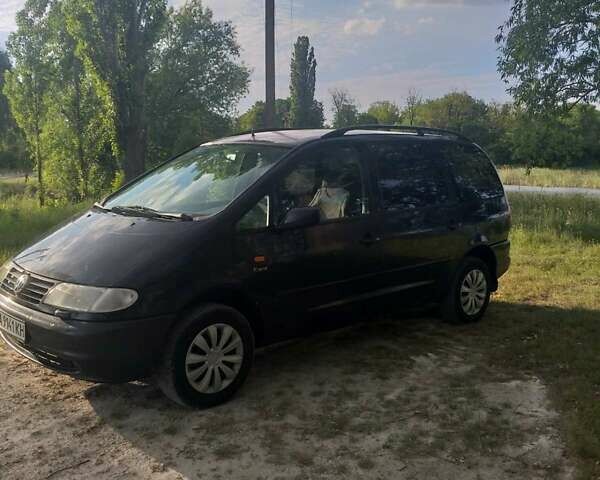 Черный Фольксваген Шаран, объемом двигателя 2.8 л и пробегом 390 тыс. км за 2500 $, фото 7 на Automoto.ua