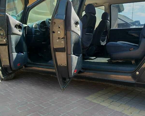 Черный Фольксваген Шаран, объемом двигателя 2.8 л и пробегом 390 тыс. км за 2500 $, фото 10 на Automoto.ua