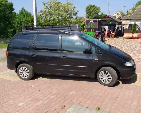 Черный Фольксваген Шаран, объемом двигателя 2.8 л и пробегом 380 тыс. км за 2400 $, фото 3 на Automoto.ua