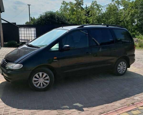 Черный Фольксваген Шаран, объемом двигателя 2.8 л и пробегом 380 тыс. км за 2400 $, фото 4 на Automoto.ua