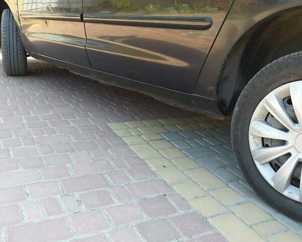 Черный Фольксваген Шаран, объемом двигателя 2.8 л и пробегом 390 тыс. км за 2500 $, фото 20 на Automoto.ua