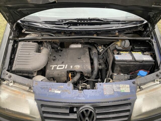 Чорний Фольксваген Шаран, об'ємом двигуна 1.9 л та пробігом 361 тис. км за 1800 $, фото 4 на Automoto.ua