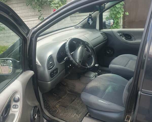 Черный Фольксваген Шаран, объемом двигателя 1.98 л и пробегом 350 тыс. км за 2800 $, фото 4 на Automoto.ua