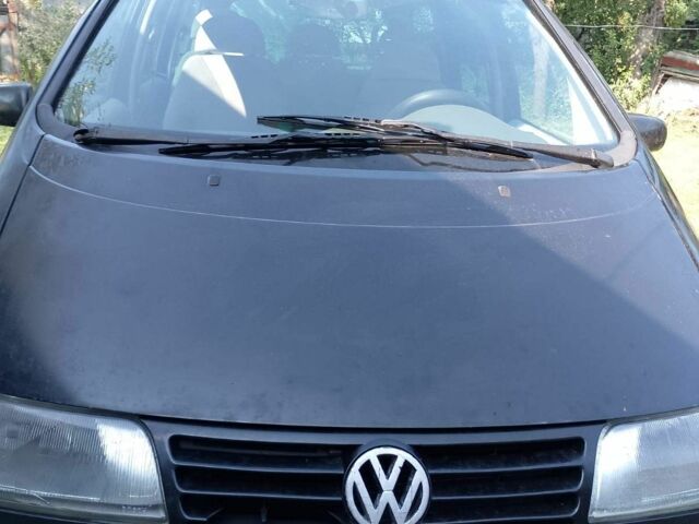 Черный Фольксваген Шаран, объемом двигателя 1.9 л и пробегом 220 тыс. км за 2100 $, фото 1 на Automoto.ua