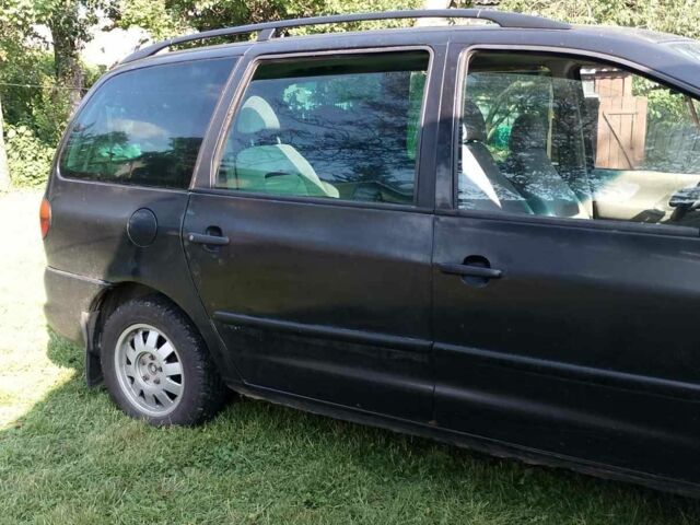 Черный Фольксваген Шаран, объемом двигателя 1.9 л и пробегом 220 тыс. км за 2100 $, фото 2 на Automoto.ua