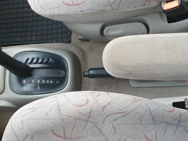 Черный Фольксваген Шаран, объемом двигателя 2 л и пробегом 300 тыс. км за 4000 $, фото 2 на Automoto.ua