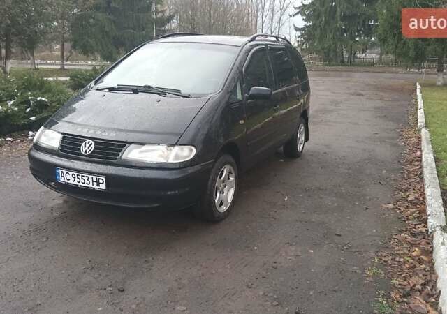 Черный Фольксваген Шаран, объемом двигателя 1.9 л и пробегом 391 тыс. км за 2950 $, фото 3 на Automoto.ua