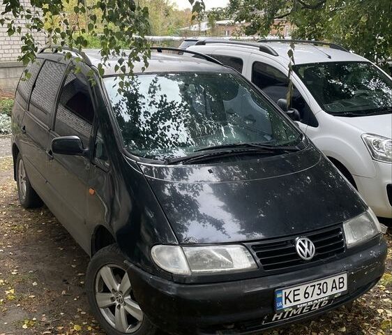 Черный Фольксваген Шаран, объемом двигателя 2.8 л и пробегом 340 тыс. км за 1700 $, фото 2 на Automoto.ua