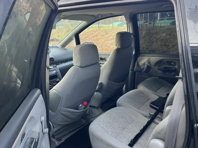 Черный Фольксваген Шаран, объемом двигателя 1.9 л и пробегом 397 тыс. км за 3200 $, фото 7 на Automoto.ua