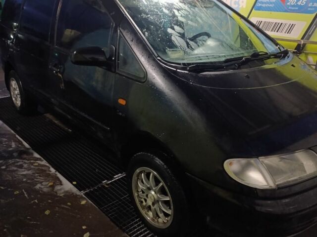 Черный Фольксваген Шаран, объемом двигателя 2 л и пробегом 250 тыс. км за 1950 $, фото 5 на Automoto.ua