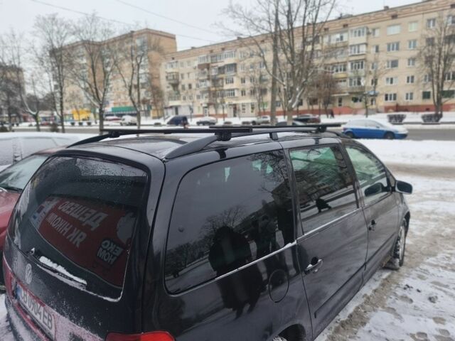 Черный Фольксваген Шаран, объемом двигателя 2 л и пробегом 438 тыс. км за 5700 $, фото 3 на Automoto.ua