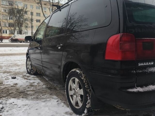 Черный Фольксваген Шаран, объемом двигателя 2 л и пробегом 438 тыс. км за 5700 $, фото 5 на Automoto.ua