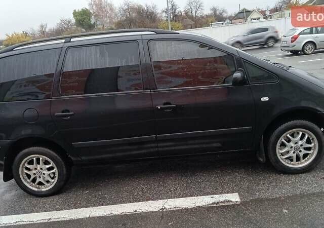 Черный Фольксваген Шаран, объемом двигателя 1.8 л и пробегом 38 тыс. км за 4100 $, фото 3 на Automoto.ua