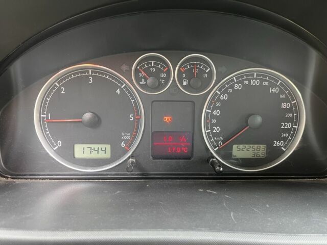 Черный Фольксваген Шаран, объемом двигателя 1.9 л и пробегом 522 тыс. км за 4200 $, фото 4 на Automoto.ua