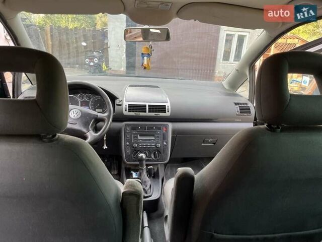 Черный Фольксваген Шаран, объемом двигателя 1.9 л и пробегом 522 тыс. км за 4200 $, фото 5 на Automoto.ua