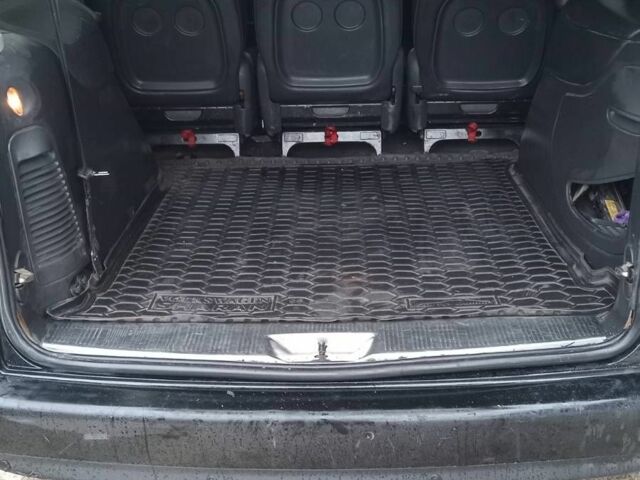 Черный Фольксваген Шаран, объемом двигателя 1.8 л и пробегом 38 тыс. км за 4100 $, фото 5 на Automoto.ua