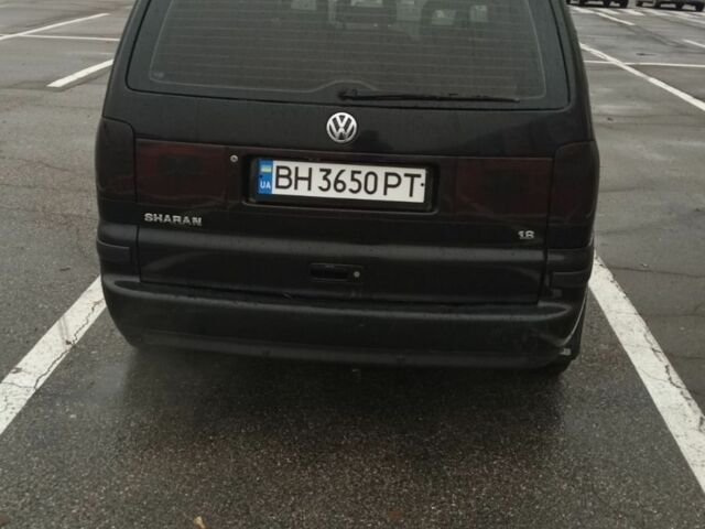 Черный Фольксваген Шаран, объемом двигателя 1.8 л и пробегом 38 тыс. км за 4100 $, фото 2 на Automoto.ua