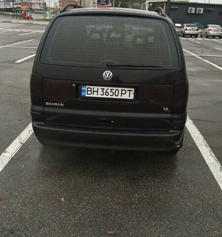 Черный Фольксваген Шаран, объемом двигателя 1.8 л и пробегом 38 тыс. км за 4100 $, фото 1 на Automoto.ua