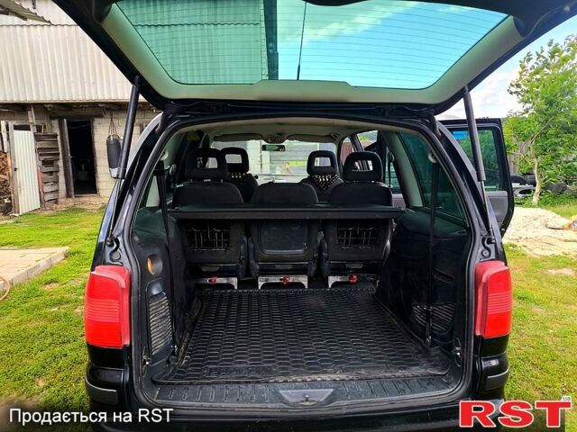 Черный Фольксваген Шаран, объемом двигателя 1.8 л и пробегом 340 тыс. км за 4000 $, фото 9 на Automoto.ua