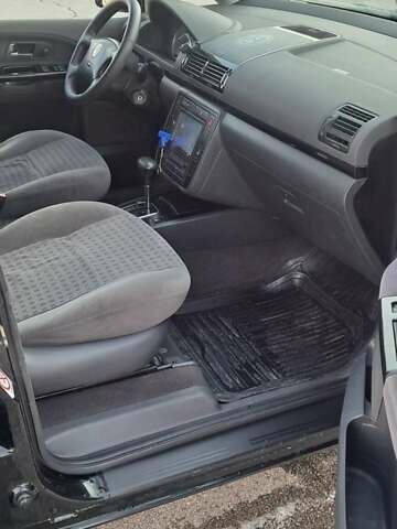 Черный Фольксваген Шаран, объемом двигателя 1.78 л и пробегом 236 тыс. км за 5500 $, фото 8 на Automoto.ua