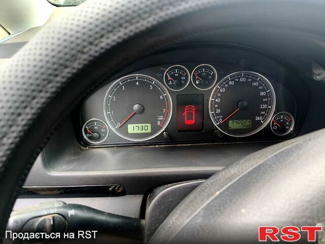 Черный Фольксваген Шаран, объемом двигателя 1.8 л и пробегом 340 тыс. км за 4000 $, фото 1 на Automoto.ua