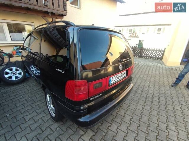 Черный Фольксваген Шаран, объемом двигателя 1.9 л и пробегом 370 тыс. км за 3999 $, фото 2 на Automoto.ua