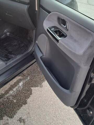 Черный Фольксваген Шаран, объемом двигателя 1.78 л и пробегом 236 тыс. км за 5500 $, фото 9 на Automoto.ua