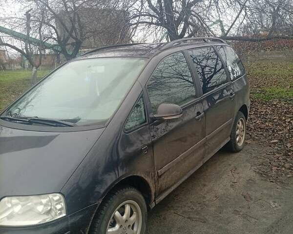 Черный Фольксваген Шаран, объемом двигателя 1.9 л и пробегом 350 тыс. км за 5000 $, фото 3 на Automoto.ua