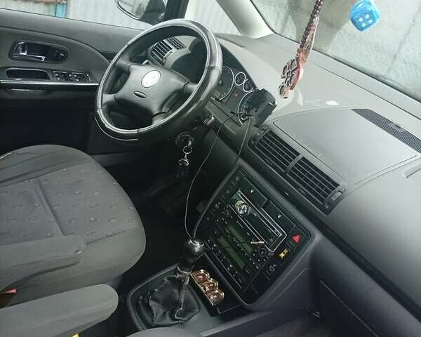 Черный Фольксваген Шаран, объемом двигателя 1.9 л и пробегом 350 тыс. км за 5000 $, фото 16 на Automoto.ua