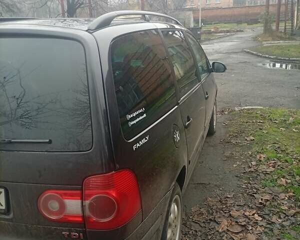 Черный Фольксваген Шаран, объемом двигателя 1.9 л и пробегом 350 тыс. км за 5000 $, фото 1 на Automoto.ua