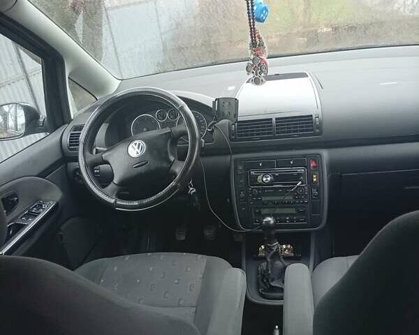 Черный Фольксваген Шаран, объемом двигателя 1.9 л и пробегом 350 тыс. км за 5000 $, фото 14 на Automoto.ua