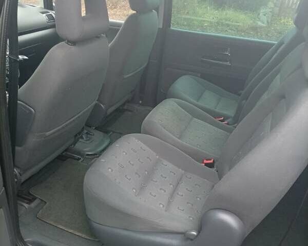 Черный Фольксваген Шаран, объемом двигателя 1.9 л и пробегом 350 тыс. км за 5000 $, фото 12 на Automoto.ua