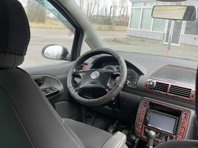 Черный Фольксваген Шаран, объемом двигателя 1.9 л и пробегом 223 тыс. км за 5500 $, фото 6 на Automoto.ua