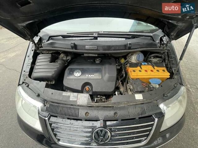 Черный Фольксваген Шаран, объемом двигателя 1.9 л и пробегом 223 тыс. км за 5500 $, фото 6 на Automoto.ua