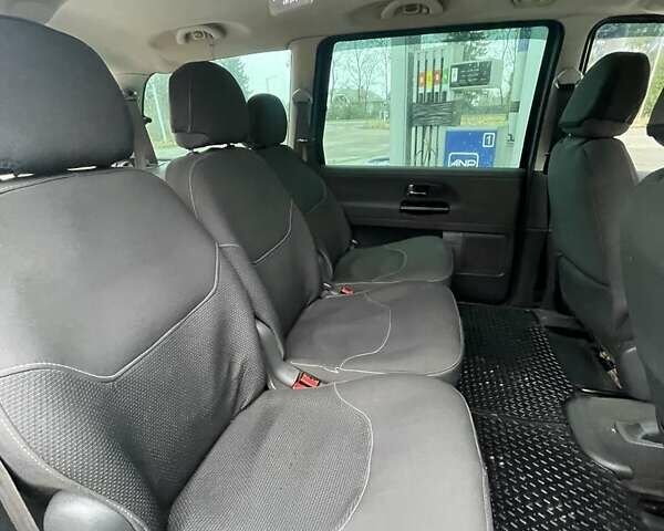 Черный Фольксваген Шаран, объемом двигателя 1.9 л и пробегом 223 тыс. км за 5500 $, фото 4 на Automoto.ua