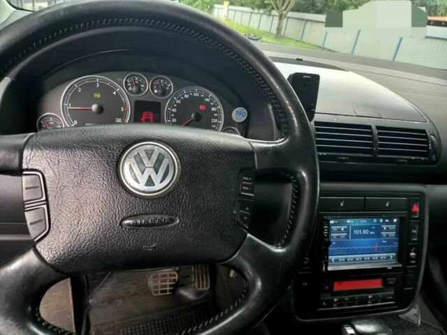 Черный Фольксваген Шаран, объемом двигателя 1 л и пробегом 260 тыс. км за 6500 $, фото 5 на Automoto.ua