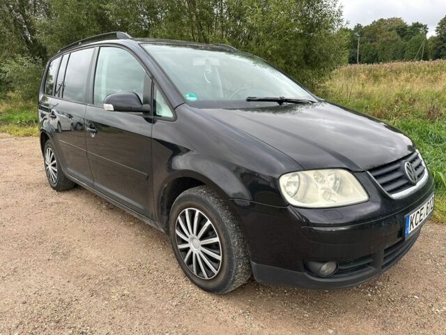 Черный Фольксваген Шаран, объемом двигателя 2 л и пробегом 300 тыс. км за 2810 $, фото 2 на Automoto.ua