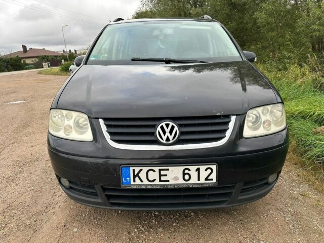 Черный Фольксваген Шаран, объемом двигателя 2 л и пробегом 300 тыс. км за 2810 $, фото 4 на Automoto.ua