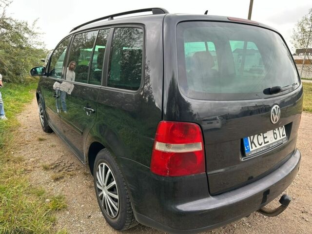 Черный Фольксваген Шаран, объемом двигателя 2 л и пробегом 300 тыс. км за 2810 $, фото 3 на Automoto.ua