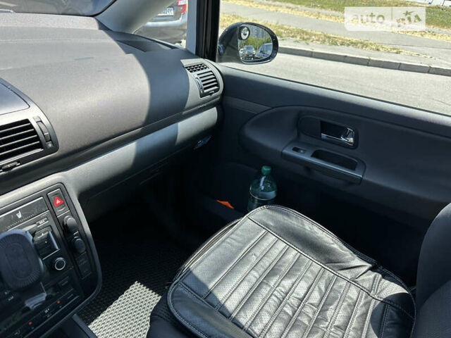 Черный Фольксваген Шаран, объемом двигателя 1.8 л и пробегом 206 тыс. км за 7100 $, фото 13 на Automoto.ua