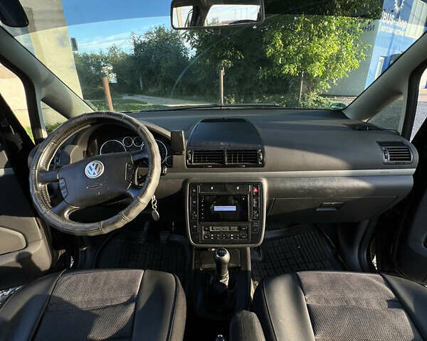 Черный Фольксваген Шаран, объемом двигателя 2 л и пробегом 247 тыс. км за 6900 $, фото 6 на Automoto.ua