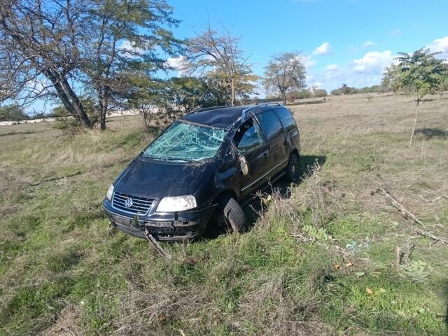 Чорний Фольксваген Шаран, об'ємом двигуна 0 л та пробігом 150 тис. км за 2500 $, фото 1 на Automoto.ua