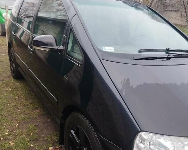 Чорний Фольксваген Шаран, об'ємом двигуна 2 л та пробігом 227 тис. км за 6900 $, фото 2 на Automoto.ua