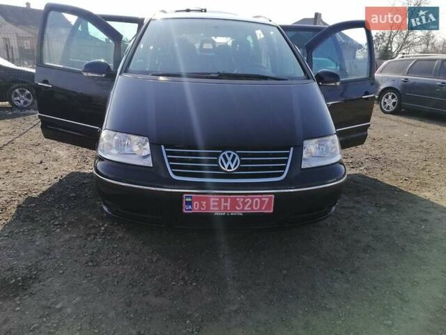 Черный Фольксваген Шаран, объемом двигателя 2 л и пробегом 241 тыс. км за 7950 $, фото 6 на Automoto.ua