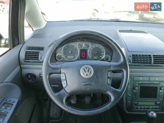 Черный Фольксваген Шаран, объемом двигателя 2 л и пробегом 241 тыс. км за 7950 $, фото 31 на Automoto.ua