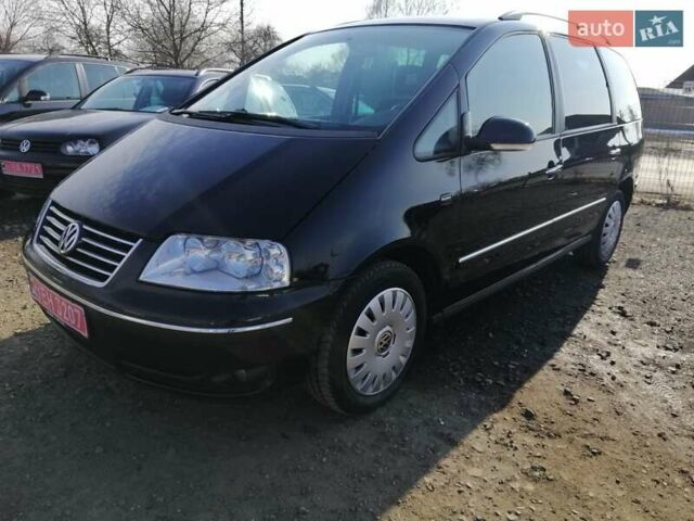 Черный Фольксваген Шаран, объемом двигателя 2 л и пробегом 241 тыс. км за 7950 $, фото 2 на Automoto.ua