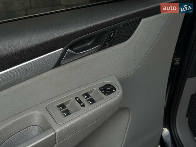 Черный Фольксваген Шаран, объемом двигателя 2 л и пробегом 245 тыс. км за 9900 $, фото 35 на Automoto.ua