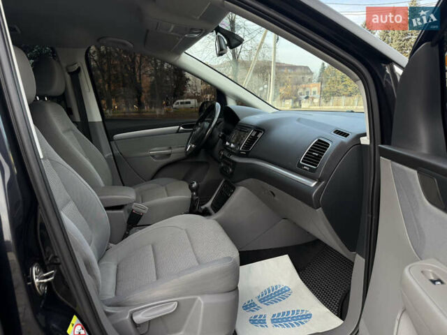 Черный Фольксваген Шаран, объемом двигателя 2 л и пробегом 245 тыс. км за 9900 $, фото 31 на Automoto.ua