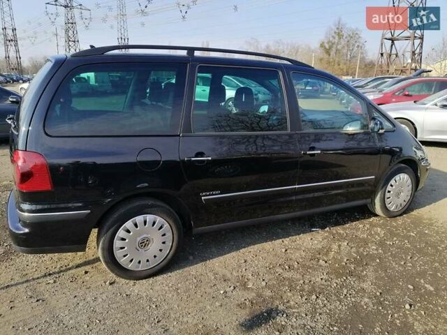 Черный Фольксваген Шаран, объемом двигателя 2 л и пробегом 241 тыс. км за 7950 $, фото 7 на Automoto.ua